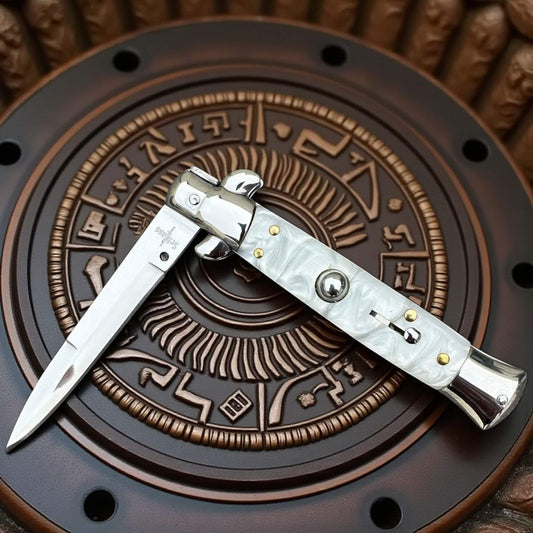 Magnifique couteau de poche à ouverture automatique cran d'arrêt blanc de la marque Schlass