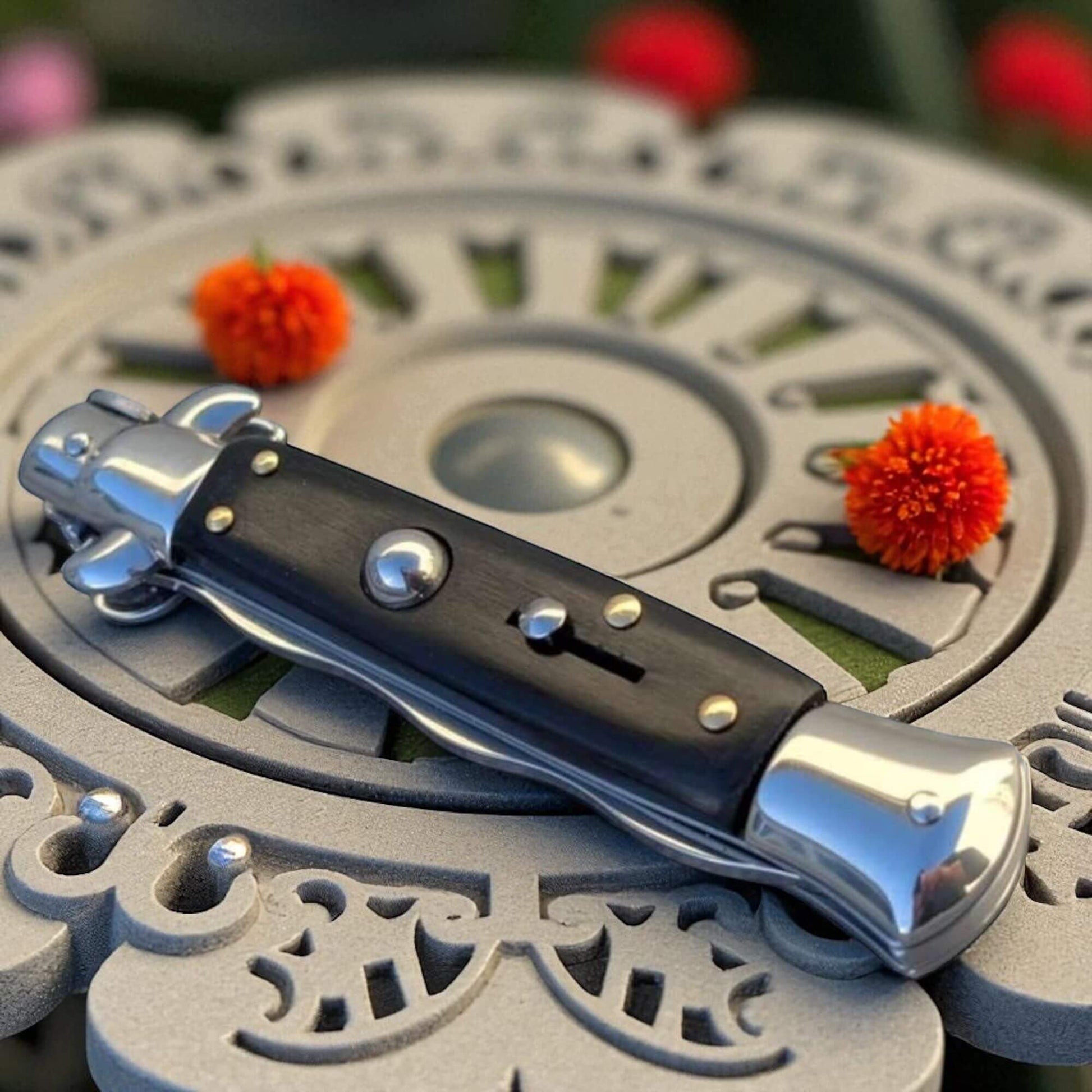 Couteau de poche Schlass noir ouverture automatique, cran d'arrêt, edc, stiletto, pour collectionneur ou aventurier 
