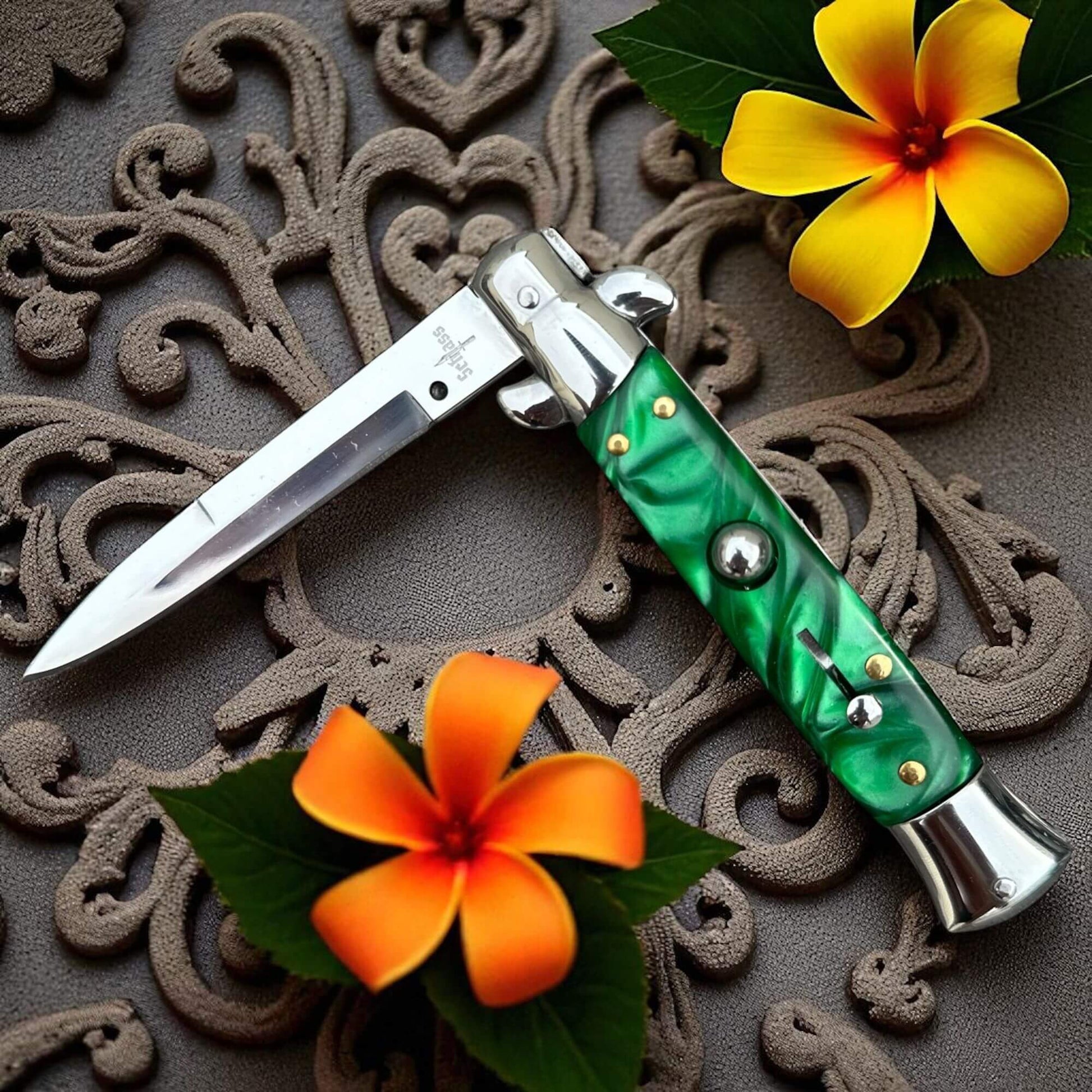 Couteau automatique Schlass - Ouverture et éjection rapide, lame argent manche vert - cadeau idéal pour anniversaire ou collectionneur  