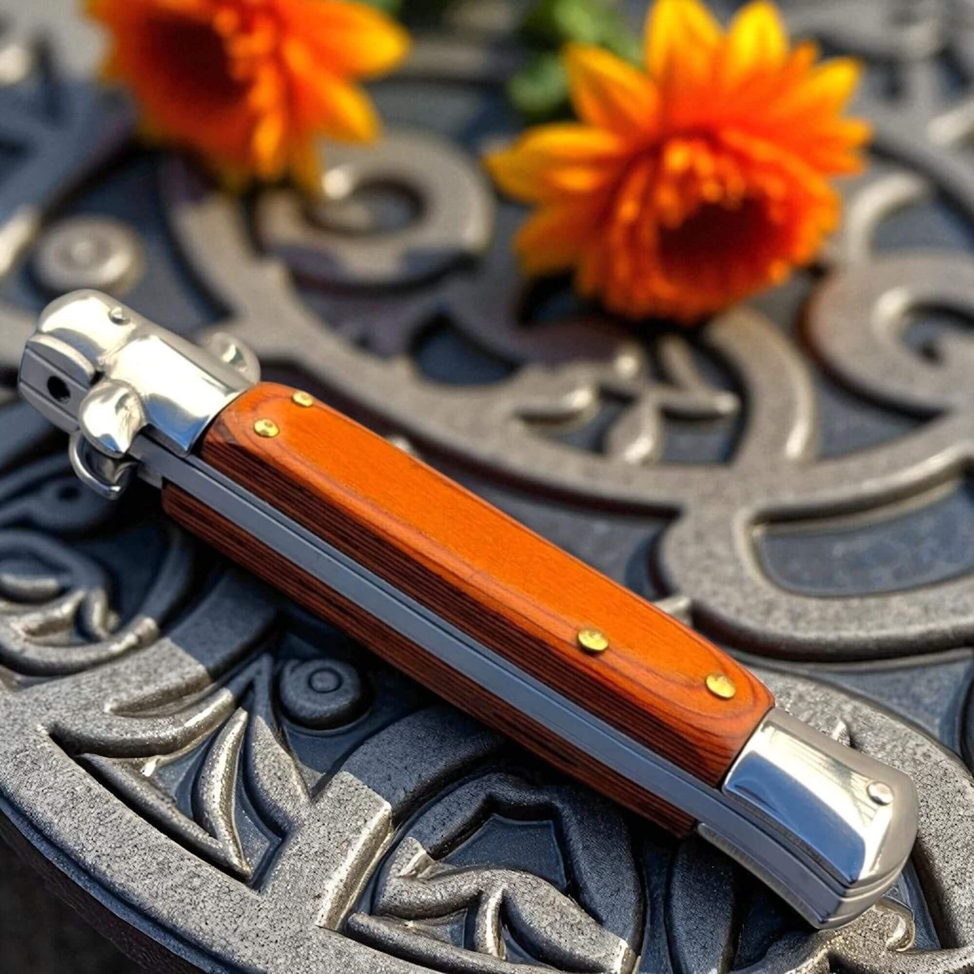 Couteau de poche solide et tranchant marque Schlass, couteau automatique à cran d'arrêt type stiletto 