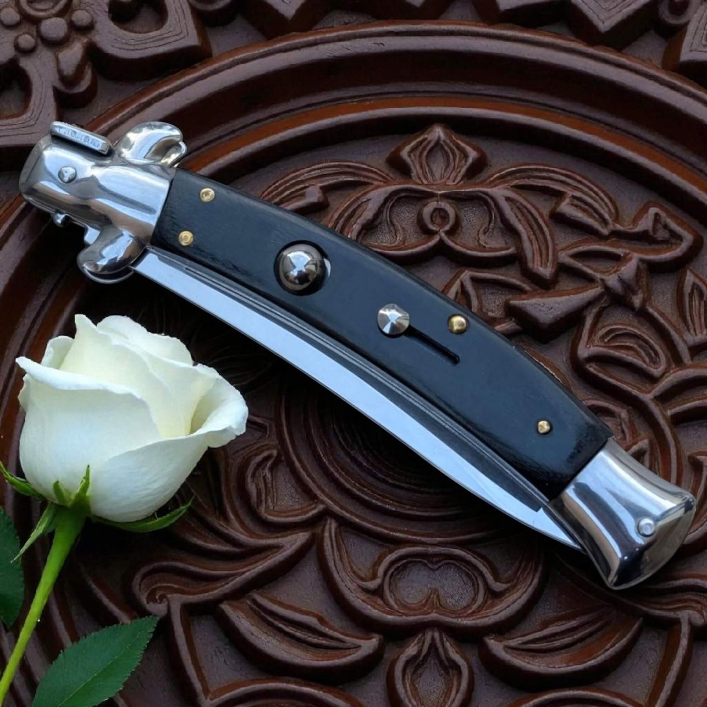 Couteau de poche Schlass incurvé un style unique. Manche en bois lame en acier inoxydable, une idée cadeau unique pour homme 